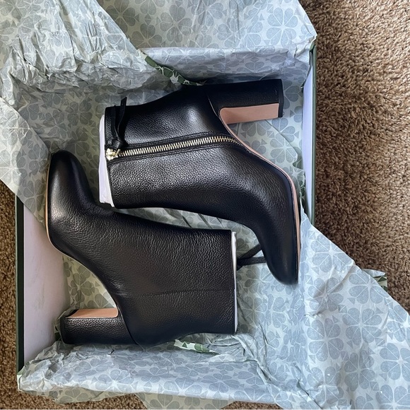 Kate Spade Leather Ankle Knott Zip Boot in Black size 6.5 - Picture 2 of 9